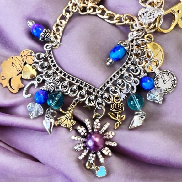 Cheshire Cat Alice in Wonderland charm necklace Vintage pieces gorgeous - Picture 11 of 17